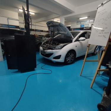 Oficina Automotriz. Mecanica e eletrônica veicular Oficina Automotriz. Mecanica e eletrônica veicular