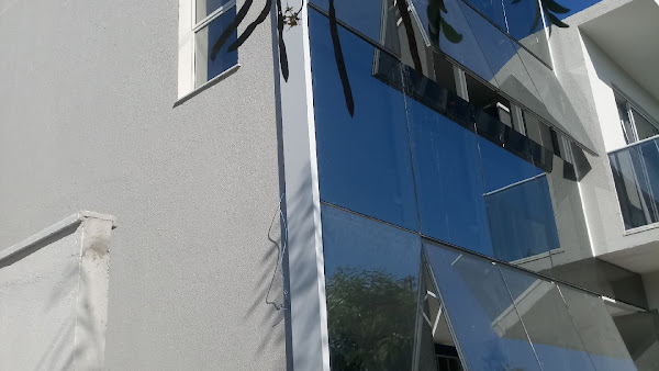 JR Vidraçaria e Esquadrilha de Alumínio