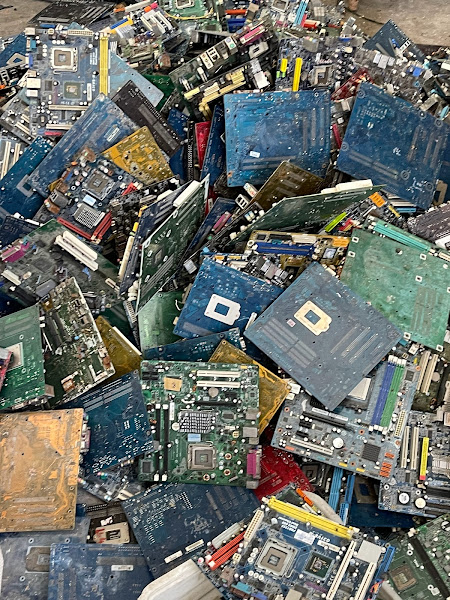 RLivia7 Sucata Eletronica