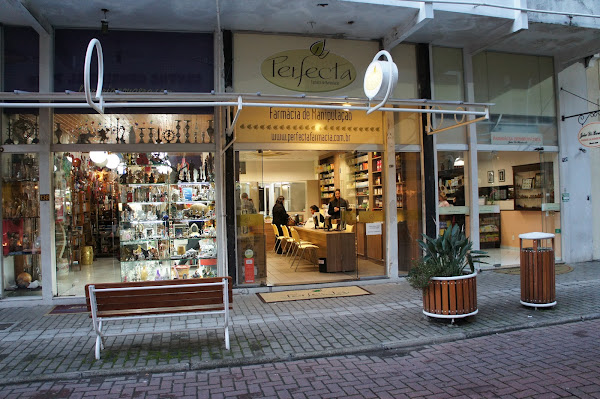 Foto 2 Perfecta Farmácia de Manipulação em Florianópolis Foto 2 Perfecta Farmácia de Manipulação em Florianópolis