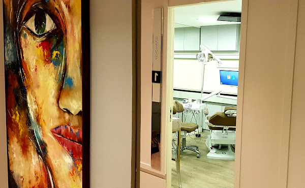 Foto 1 Dr Alvaro Jose dos Santos - Dentística Restauradora