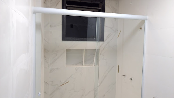 Foto 1 Marques Vidros - Esquadrias de Alumínio - Esquadrias de PVC - Vidraçaria - Fechamento de Sacadas - Vidros - Janelas de PVC