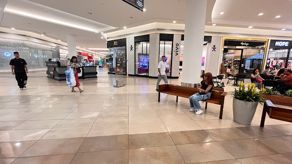 Foto 2 Golden Square Shopping