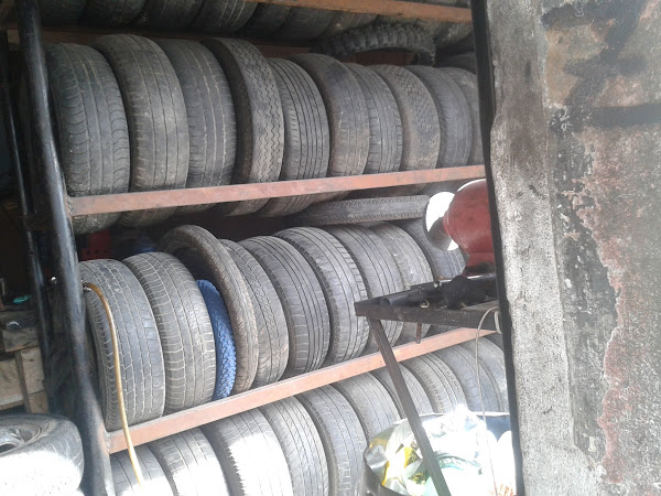 Foto 2 Borracharia Universal Foto 2 Borracharia Universal