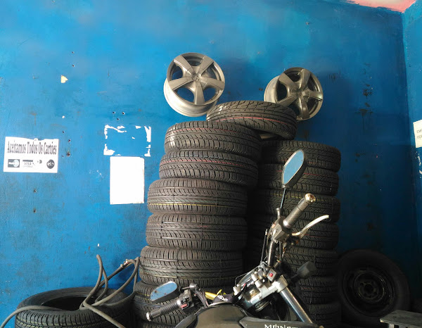 Foto 2 Auto Center Pendotiba - Borracheiro