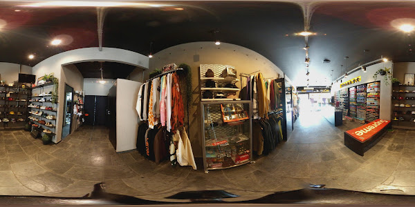 Foto 1 WALLS General Store