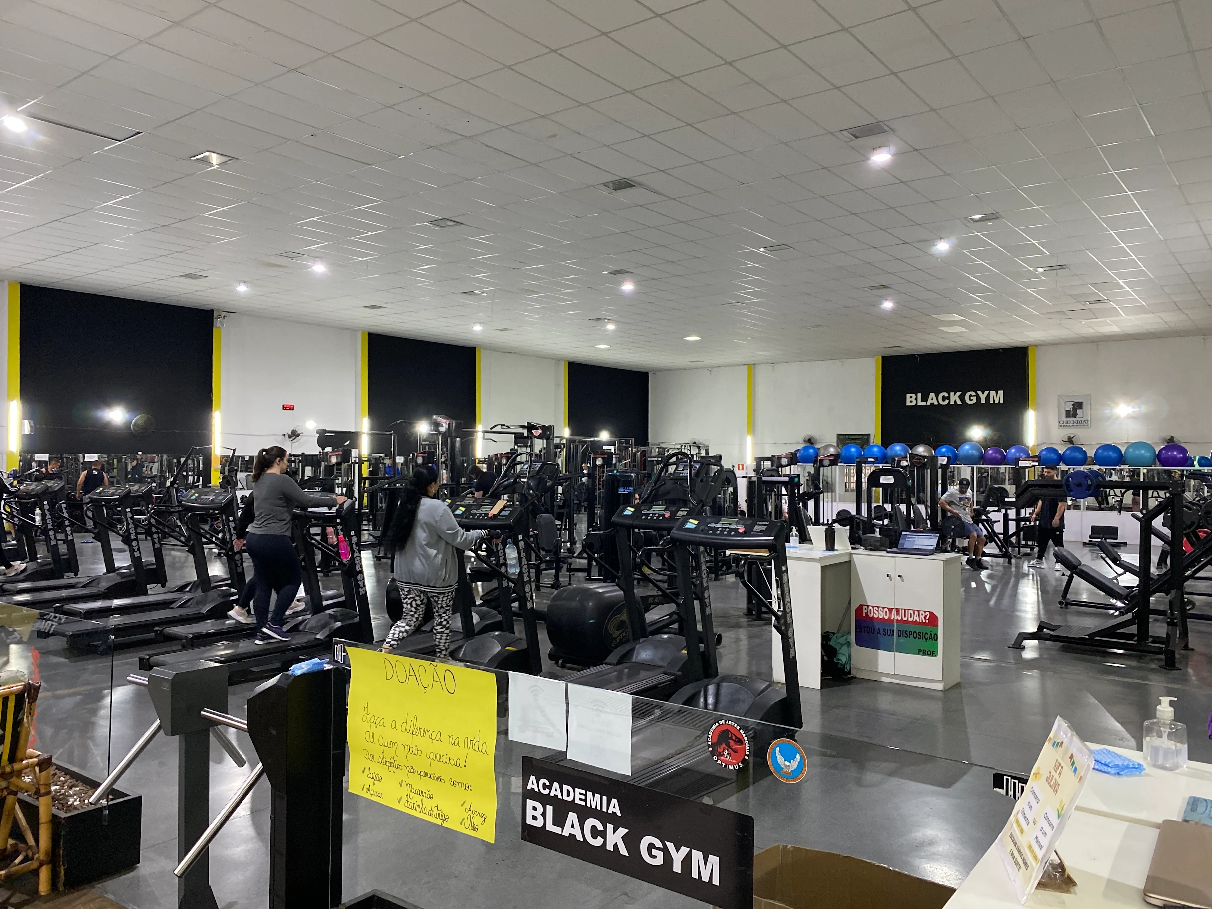 Foto 1 Black Gym Academia