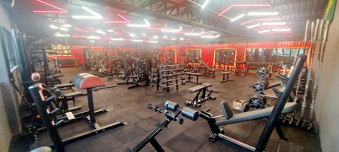 Foto 1 Academia Black Bull Fit