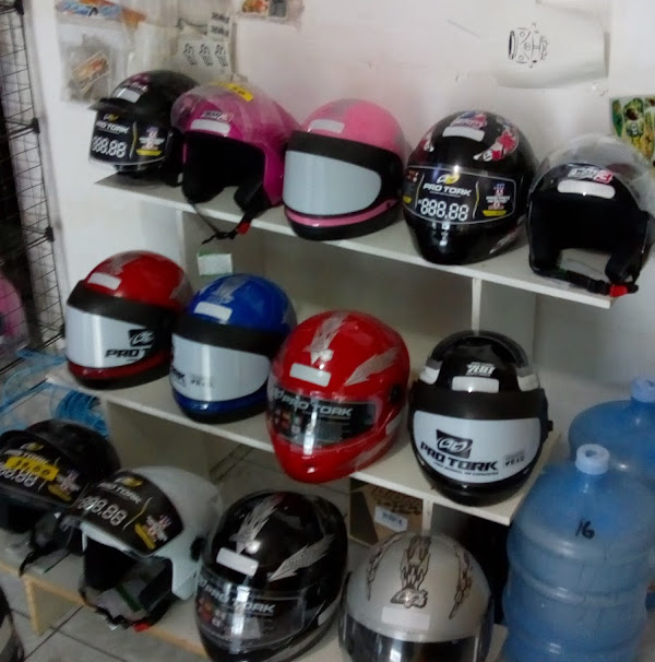 Foto 2 Gilvan Capacetes reforma e venda de novos