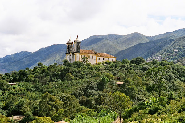 GUIMARÃES TOUR TURISMO & RECEPTIVO