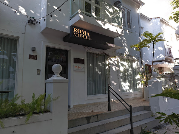 Roma Mobili Boutique