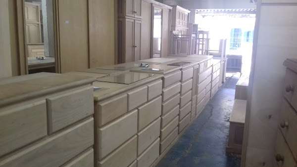 Foto 1 J J Móveis - Estamos atendendo na Rua Maxwell n°164 Loja C, Vila Isabel