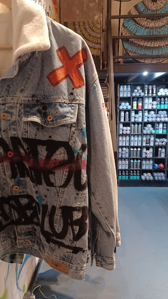 Foto 1 Bomb Club Grafitti Shop