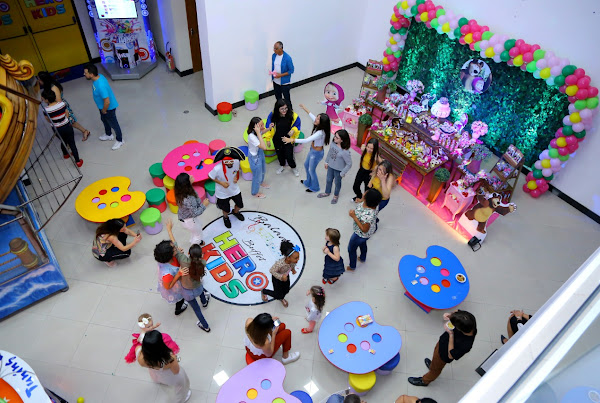 Foto 1 Buffet Hero Kids