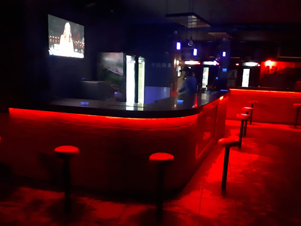 Foto 1 Rubi Whiskeria