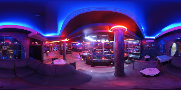Foto 1 Crystal Night Club