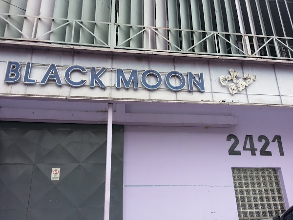 Foto 2 Black Moon Café