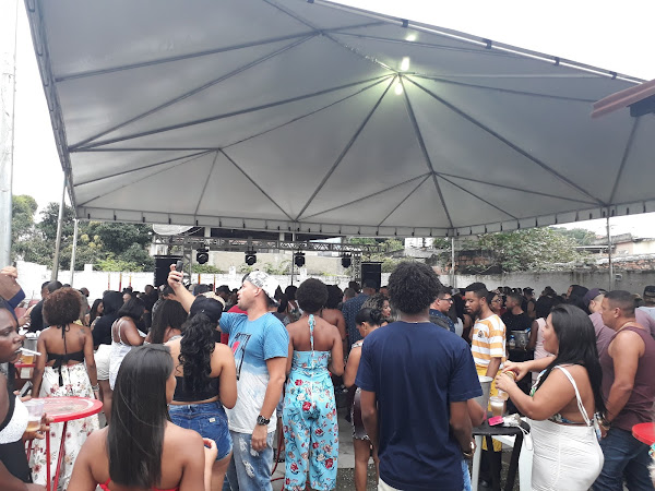 Foto 3 Confraria do Samba domingo show