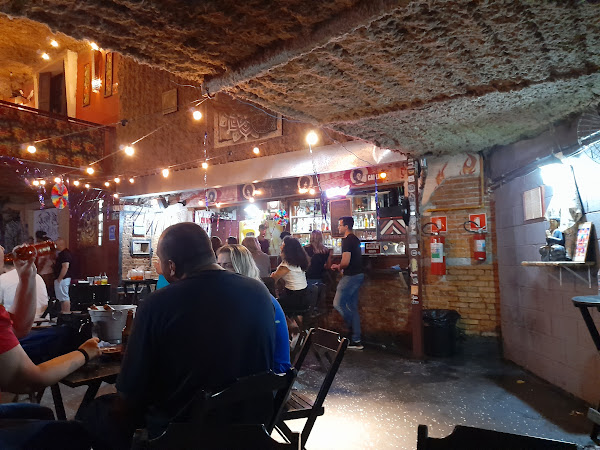 TUPINIKIM Pizza Bar & Lounge TUPINIKIM Pizza Bar & Lounge