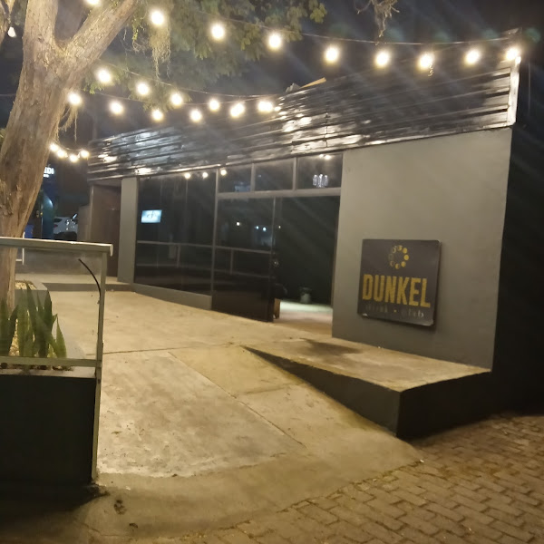 Foto 1 DUNKEL CLUB