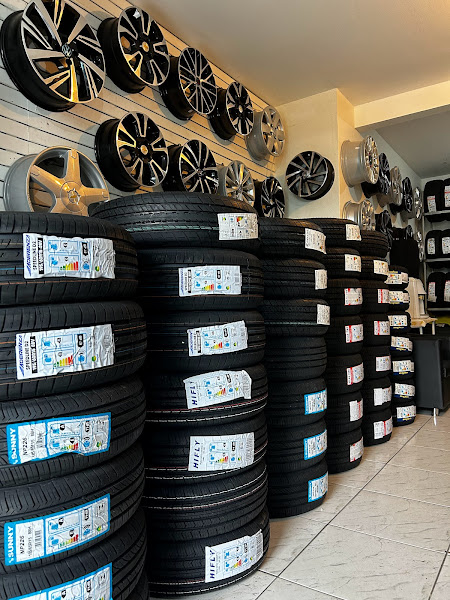 Foto 1 LR Pneus e Borracharia - Conserto de Rodas