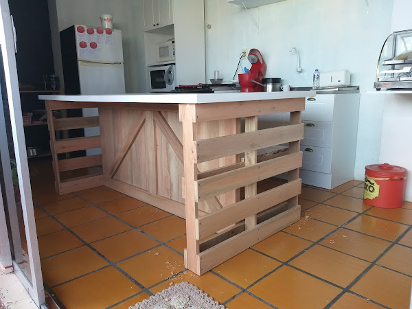 Foto 2 Madeirarte.Floripa (fabricação e restauração de moveis em madeira maciça)