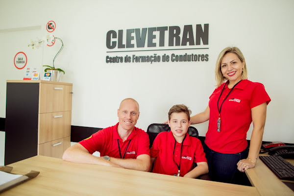 Foto 1 Autoescola Clevetran
