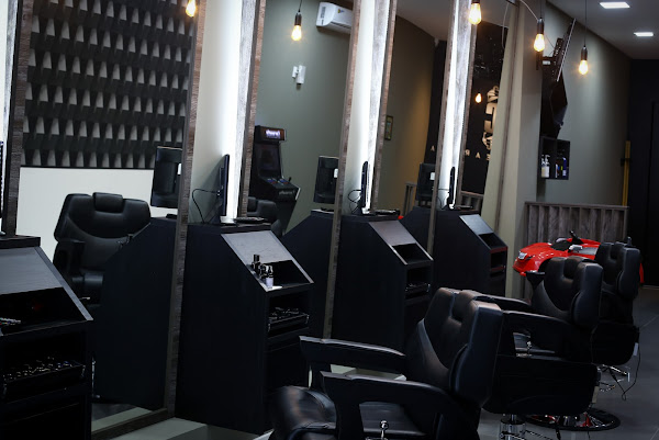 Foto 1 Barbearia Coronado