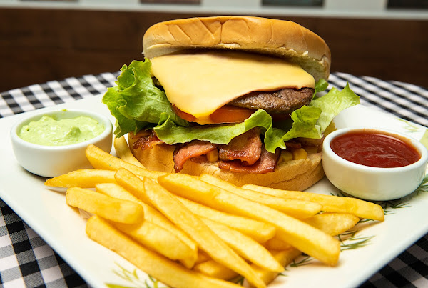 Foto 1 Altas Horas Lanchonete e Petiscaria