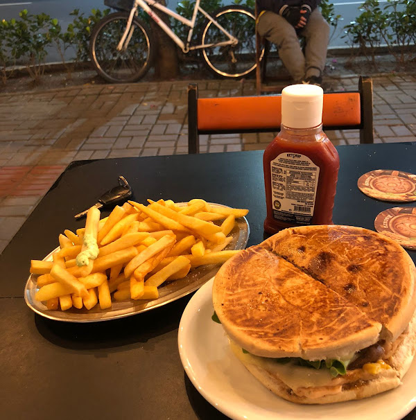 Foto 3 Altas Horas Lanchonete e Petiscaria