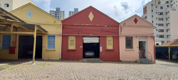Estacionamento e Lava Rápido 512