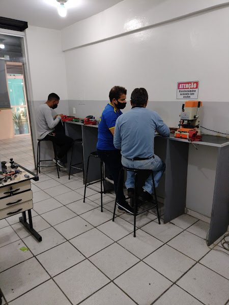 Foto 1 Fortaleza Chaves (Curso de Chaveiro e Serviço Geral de Chaves para Residência e Automotivo)
