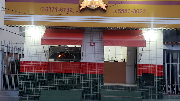 Foto 2 Pepperoni Pizzas