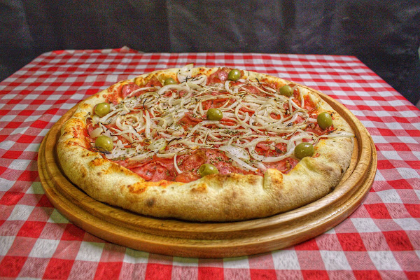 Pizzaria e Esfiharia Família Marques