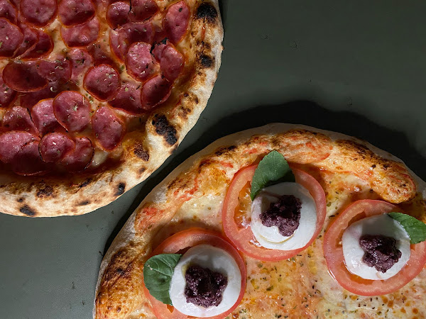 Loma Pizza & Calzones!