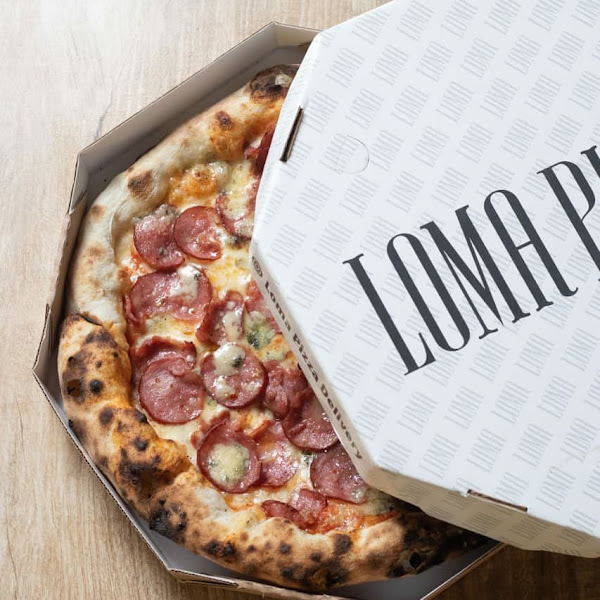 Foto 3 Loma Pizza & Calzones!