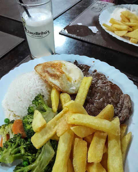 Foto 1 Claudinhos Restaurante e Pizzaria