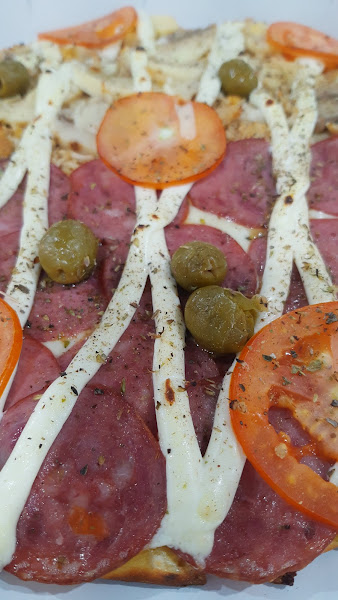 Foto 3 Pizzaria Olivas Calzone, Brotinho e Pré Assada