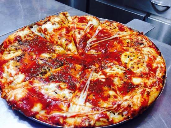 Foto 4 Pizzas Dom Bosco