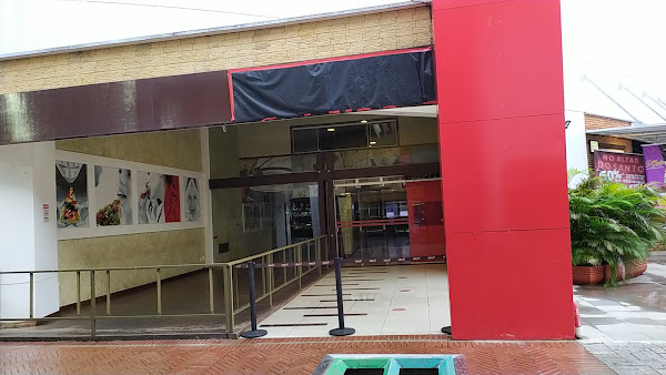 Pizza Hut Asa Norte: Pizzaria, Sobremesas, Bebidas em Brasília DF