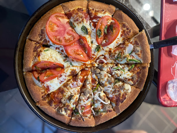 Foto 2 Pizza Hut Asa Norte: Pizzaria, Sobremesas, Bebidas em Brasília DF