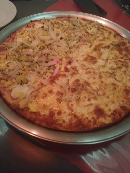 Foto 1 Pepperoni Pizzas