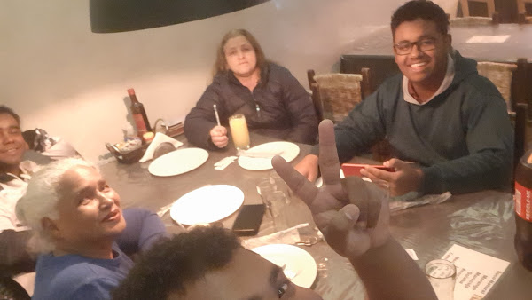 Foto 3 Pepperoni Pizzas