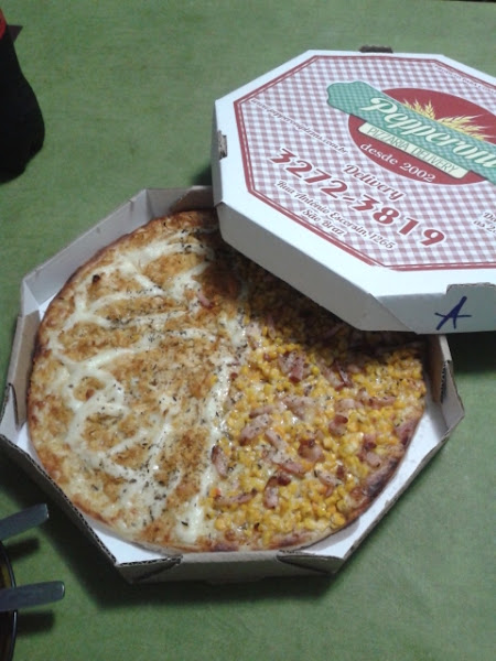 Foto 4 Pepperoni Pizzas