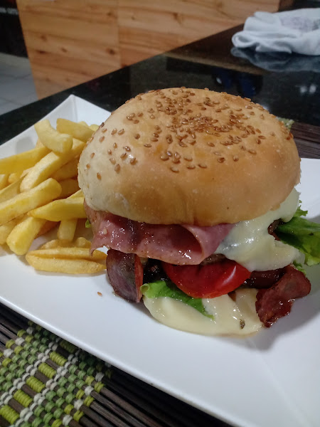 Calábria Pizzaria & Burgueria