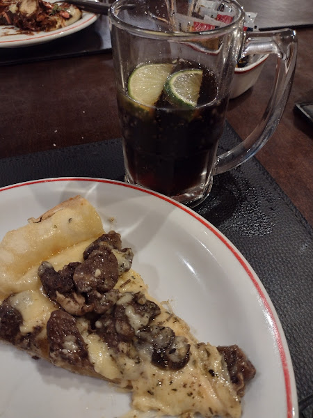 Foto 1 Pizzaria Saloon