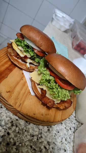 Lanchonete e pizzaria confiança no destino