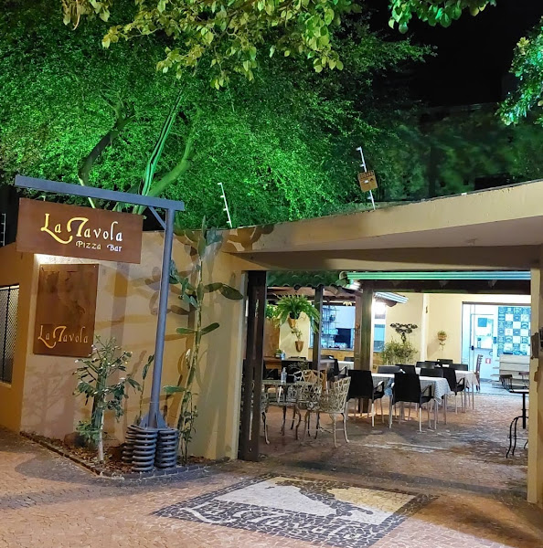 La Tavola Pizza Bar