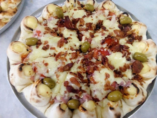 Foto 2 Pizzaria e esfiharia Queiroz