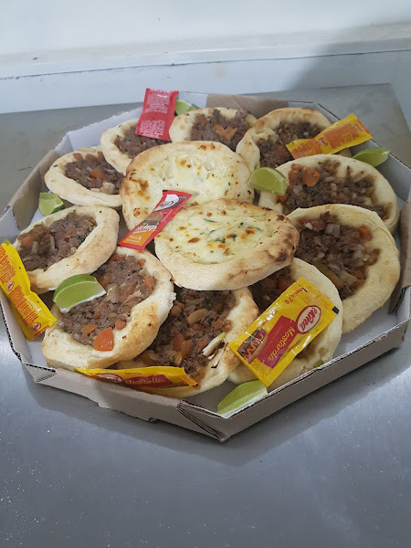 Foto 3 Pizzaria e esfiharia Queiroz